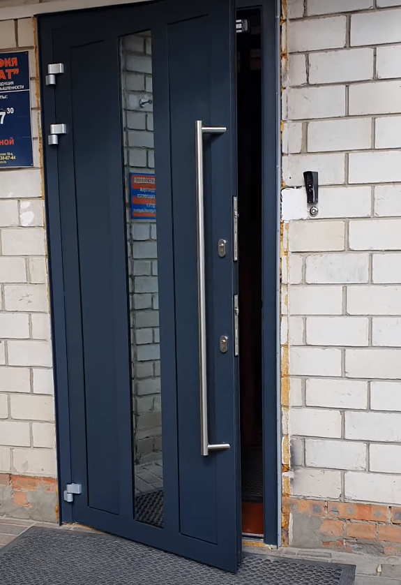 Установка алюминиевой двери